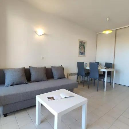 2 Pieces Avec Piscine, Terrasse Et A 400m De La Plage A - Fr-1-252-164 Apartment *