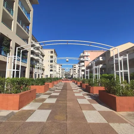 2 Pieces Avec Piscine, Terrasse Et A 400m De La Plage A - Fr-1-252-164 Antibes